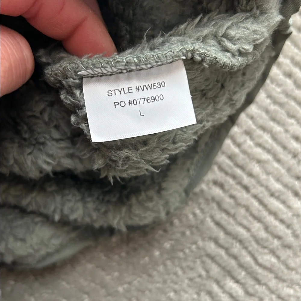 Vuori Women's Cozy Sherpa Jacket Green Fleece Jacket Olive Green Size Large - Picture 9 of 13